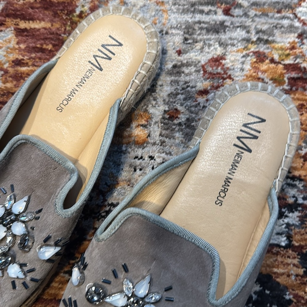 NEIMAN MARCUS jeweled espadrille mules 8 - Picture 6 of 9